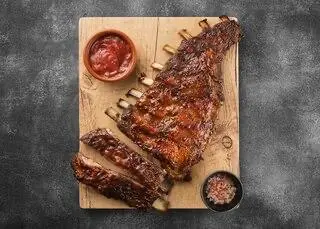 星期二优惠: 5折优惠享用《 烤焗美式BBQ酱猪肋⻣》一份$144 (原价$288)